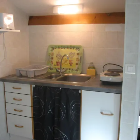 Appartement T 2 Avec Velux Sous Les Combes De 34 M2
