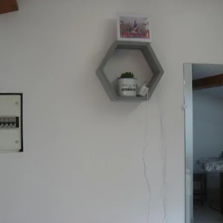 T 2 Avec Velux Sous Les Combes De 34 M2