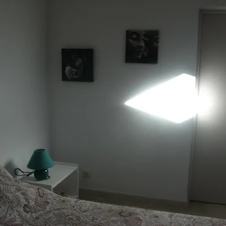 Apartment T 2 Avec Velux Sous Les Combes De 34 M2 La Londe-les-Maures