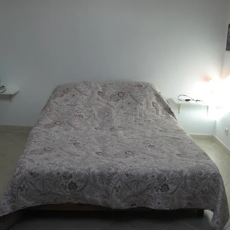Apartment T 2 Avec Velux Sous Les Combes De 34 M2 *