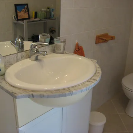 Apartment T 2 Avec Velux Sous Les Combes De 34 M2 *