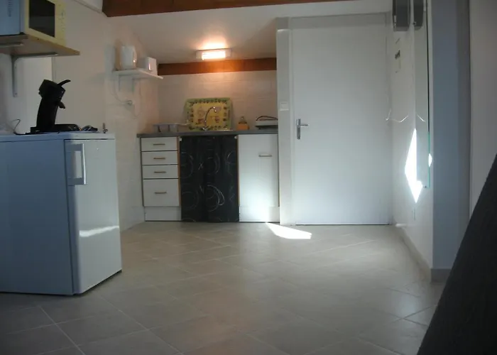 T 2 Avec Velux Sous Les Combes De 34 M2 Апартаменты