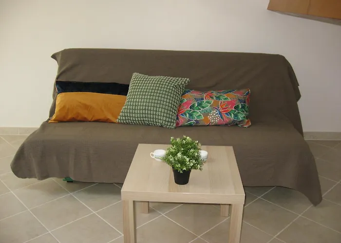 Apartament T 2 Avec Velux Sous Les Combes De 34 M2 *