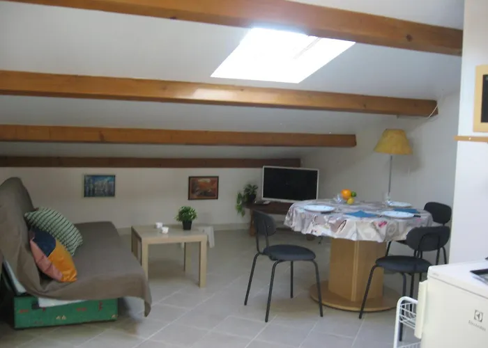 Apartament T 2 Avec Velux Sous Les Combes De 34 M2 La Londe-les-Maures